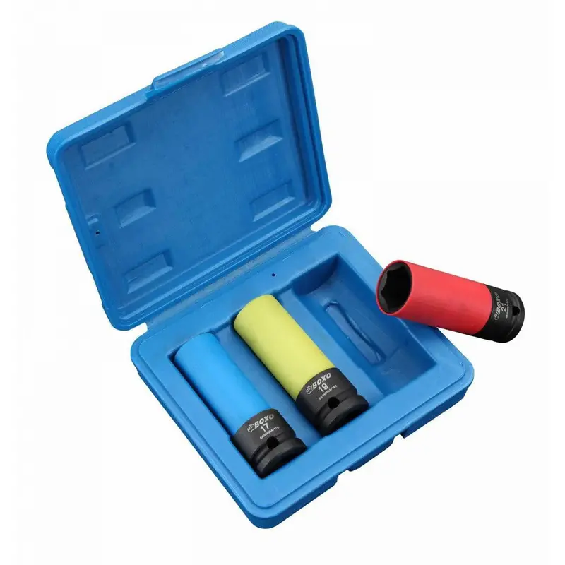 3-Piece Magnetic Wheel Socket Kit With Protective Sleeves 1