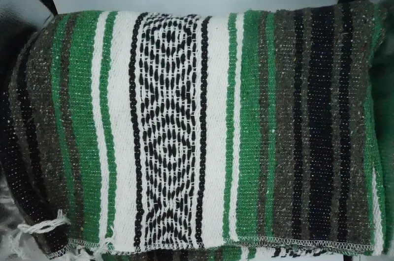 Authentic Mexicano Woven Blankets – Vibrant Traditional Textiles 5