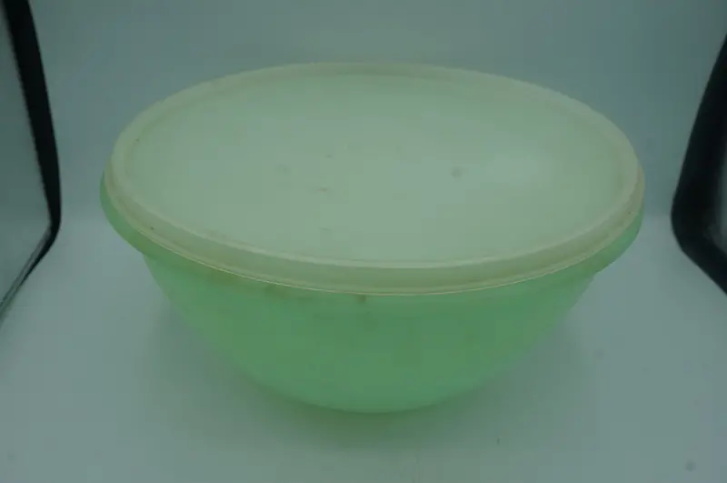 Authentic Tupperware Nesting Bowl – Vintage Kitchen Staple 1