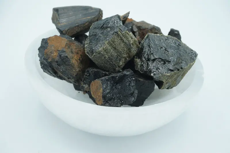 Black Tourmaline Healing Stone – Ohio Hippies Smoke Shop 1
