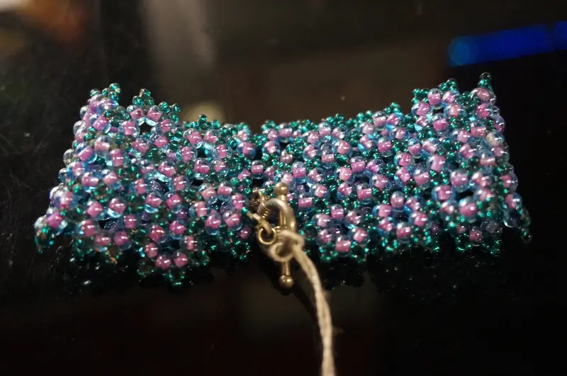 Blue And Purple Beaded Flower Bracelet – Handcrafted Hemp & Glass Design 1
