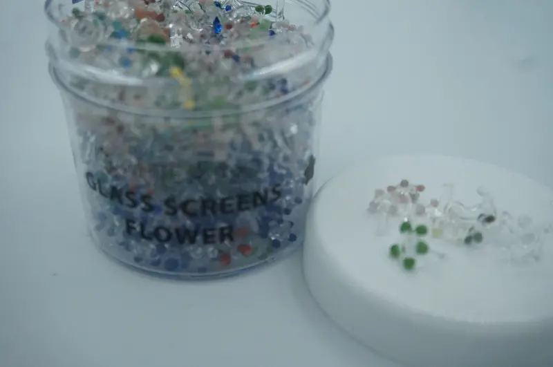 Daisy-Style Glass Pipe Screen 1