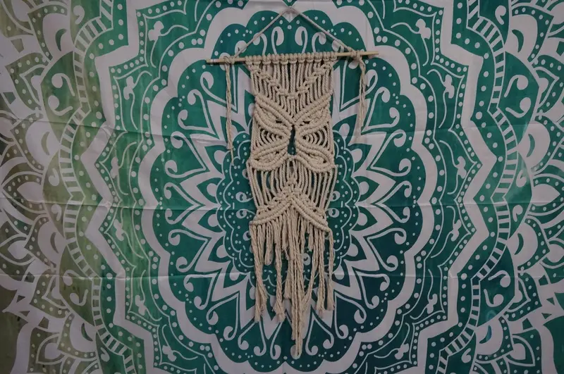 Elegant White Macramé Wall Hanging For Modern Interiors 1