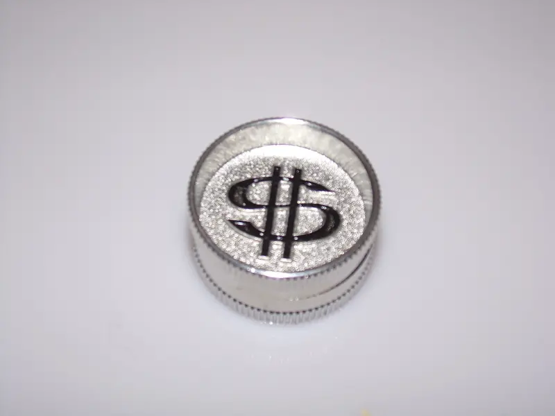 Mini Money Sign Grinder – Compact Coin-Style Herb Crusher 1