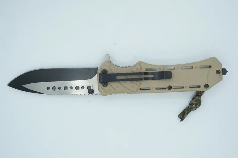 Multi-Function Pocket Knife – Window Punch & Rope Cutter Combo Tool 1