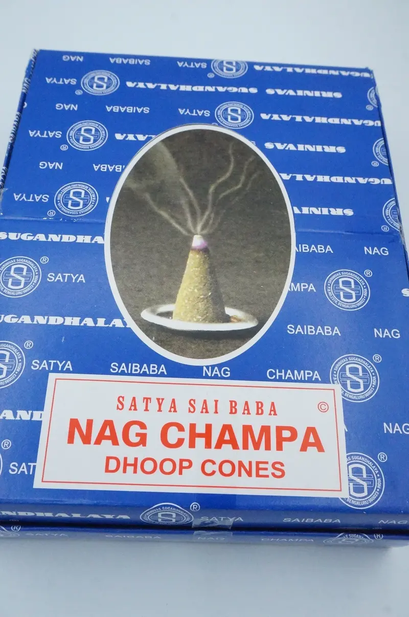 Nag Champa Dhoop Cones With Mini Stand (12-Pack) – Aromatic Incense 1