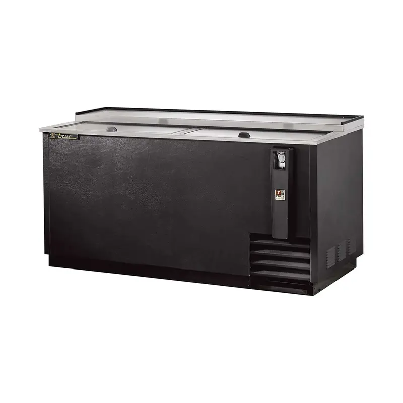 True Td-65-24 Refrigerated Horizontal Bottle Cooler – Solid Slide Lid, 24" Front Access 1