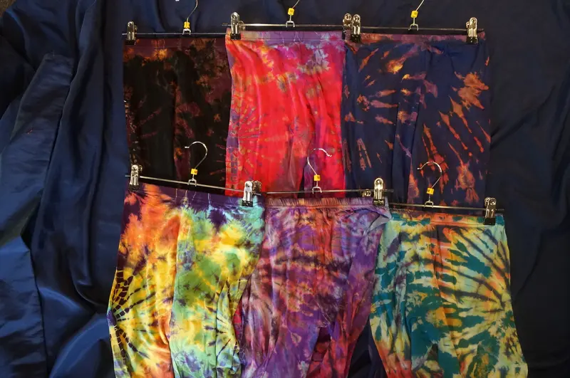 Vibrant Tie-Dye Leggings | Calicultures Smoke Shop 1