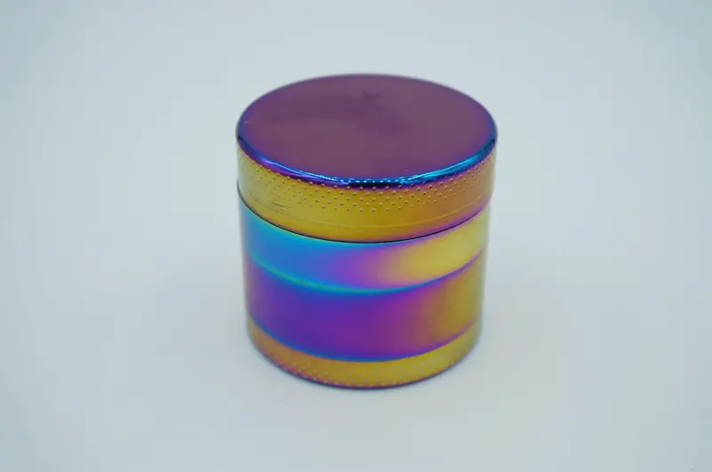 Vintage-Style Faded Metal Grinder 1